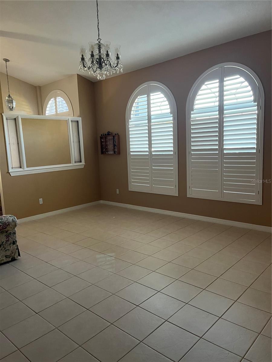 Image 7 of 22 For 745 Silverwood Drive