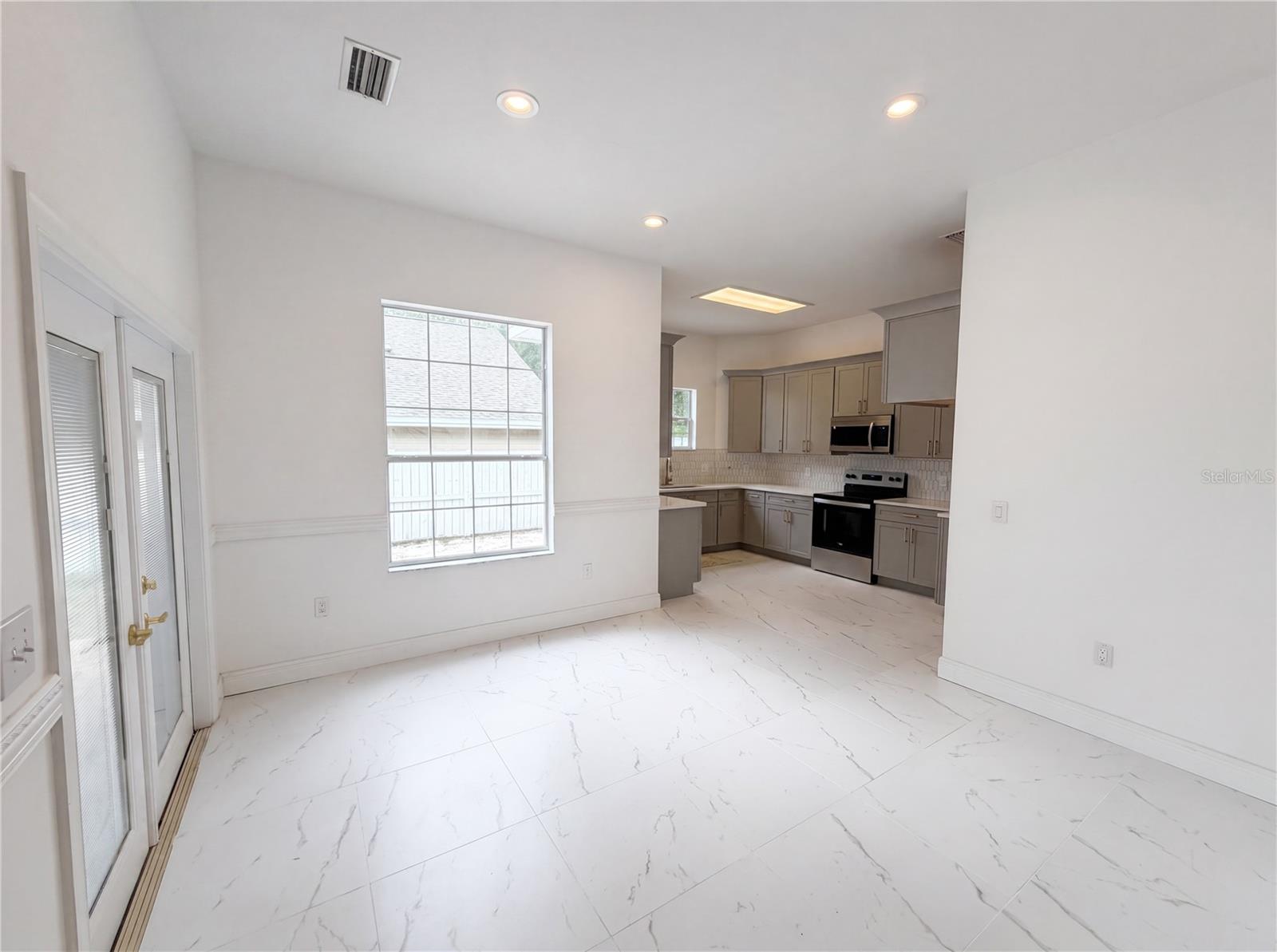 Image 17 of 30 For 9405 31st Lane