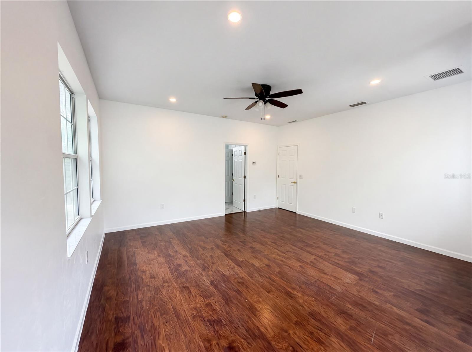 Image 20 of 30 For 9405 31st Lane