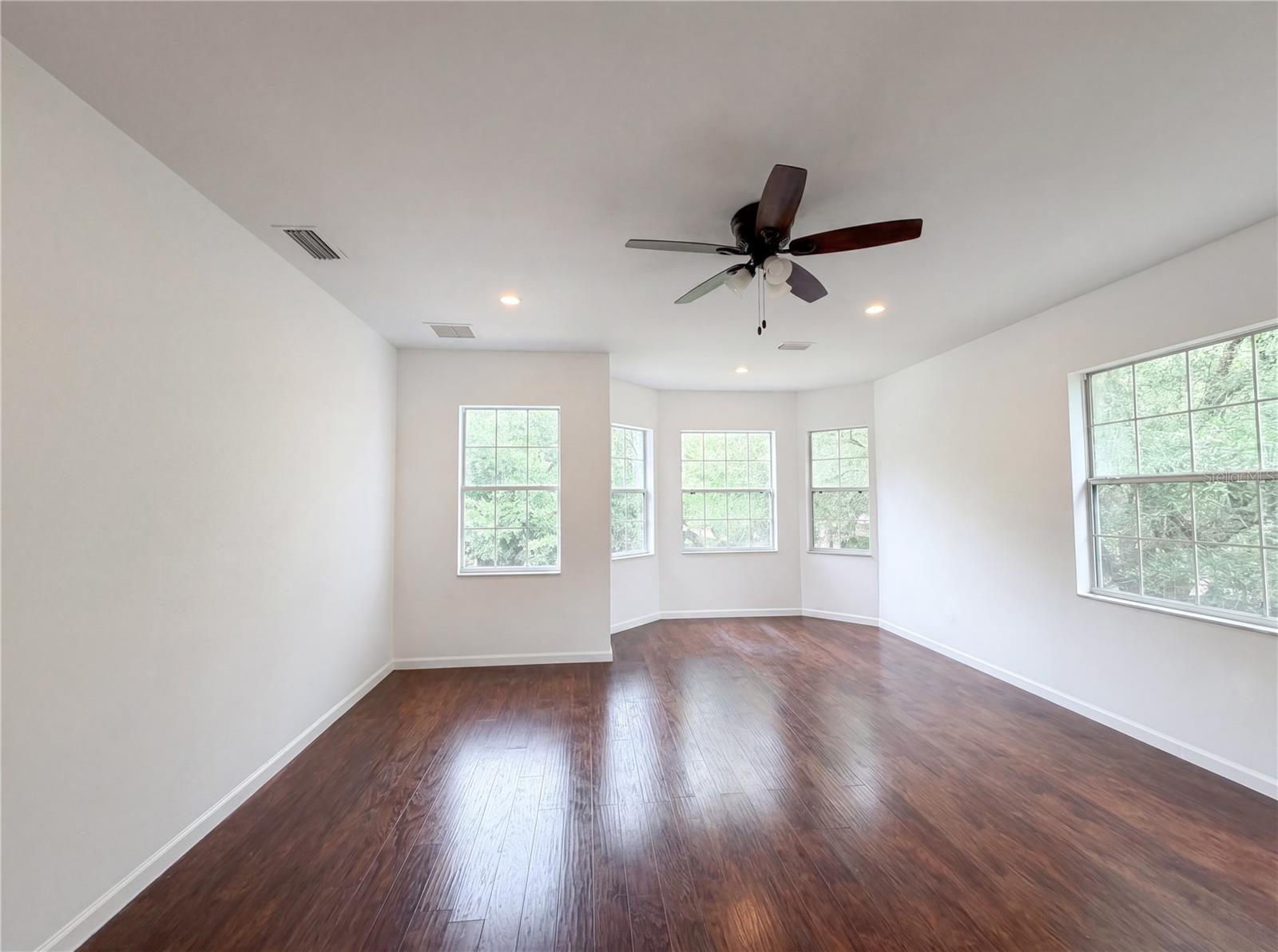 Image 21 of 30 For 9405 31st Lane