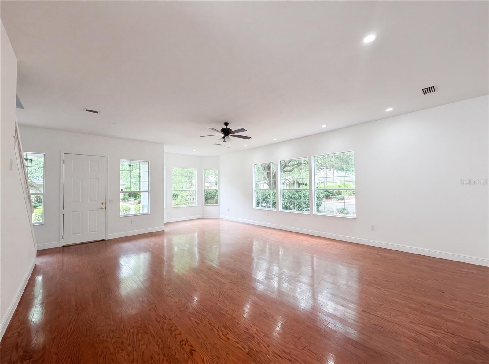Image 23 of 30 For 9405 31st Lane
