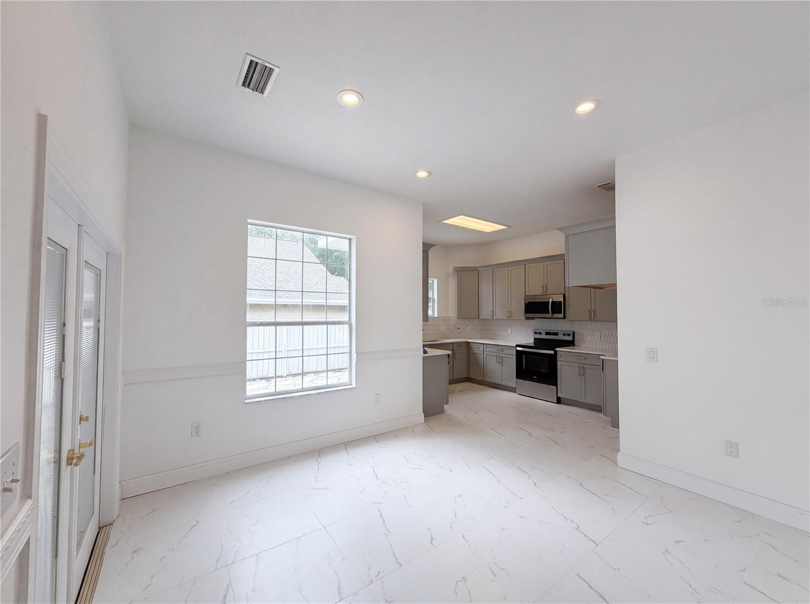 Image 6 of 30 For 9405 31st Lane