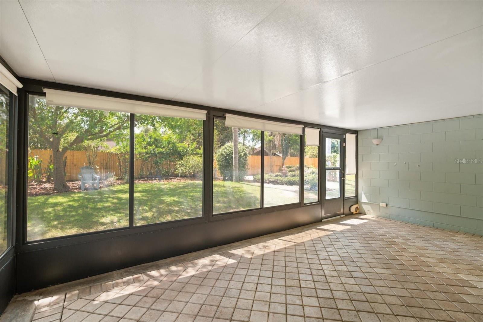 Image 18 of 51 For 4940 Caspian Court