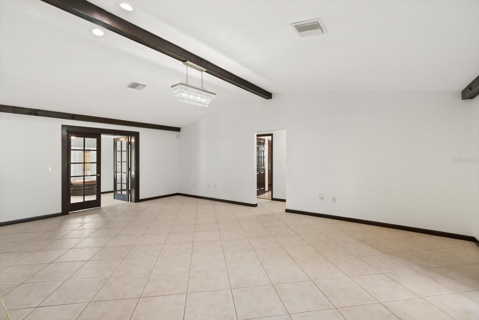 Image 23 of 51 For 4940 Caspian Court