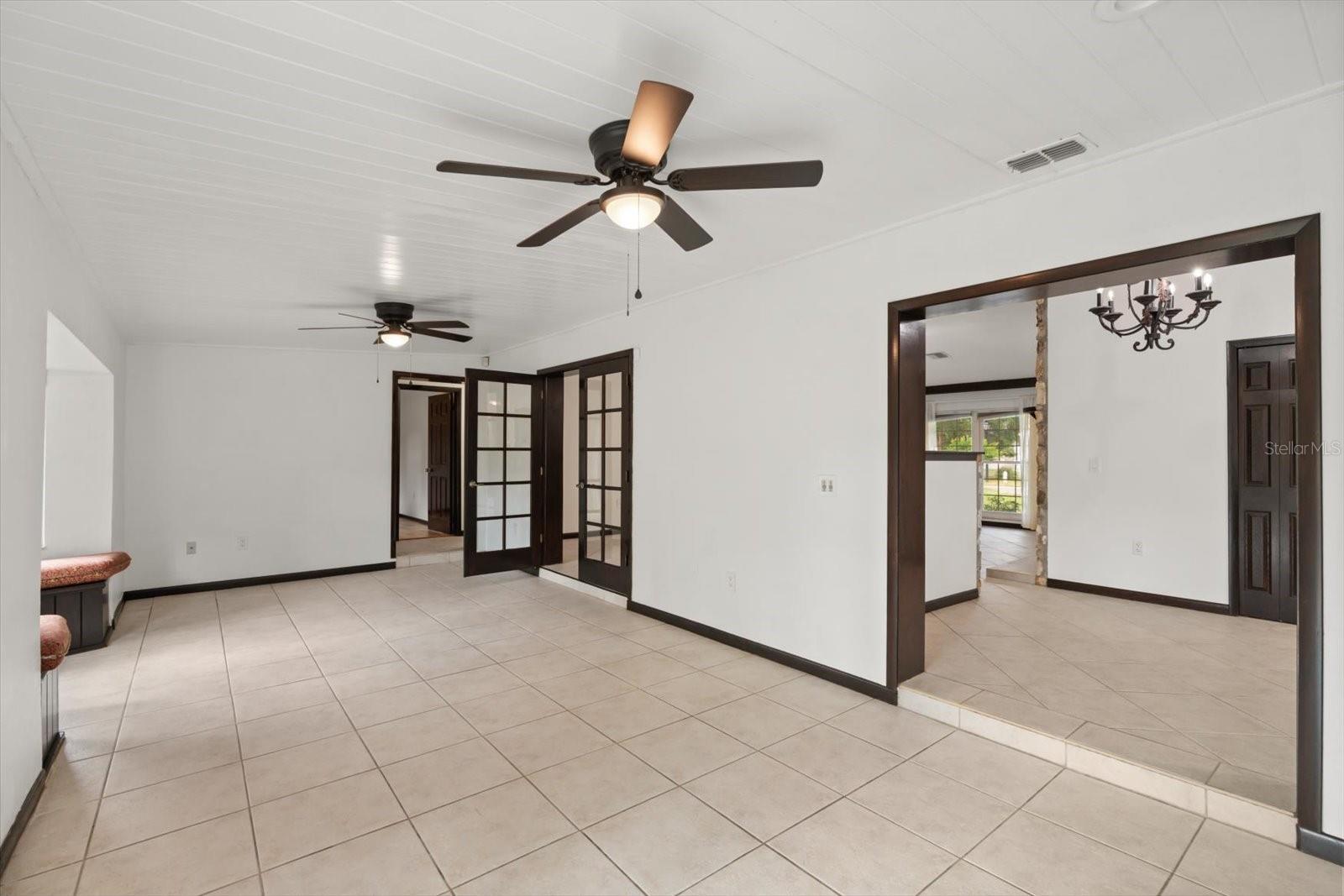 Image 31 of 51 For 4940 Caspian Court