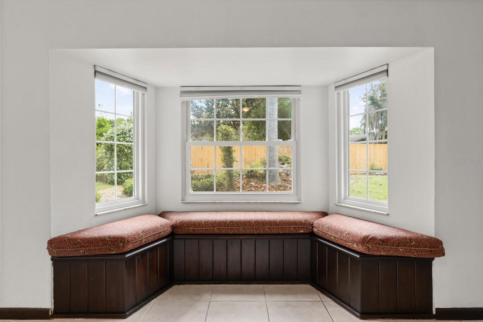 Image 4 of 51 For 4940 Caspian Court