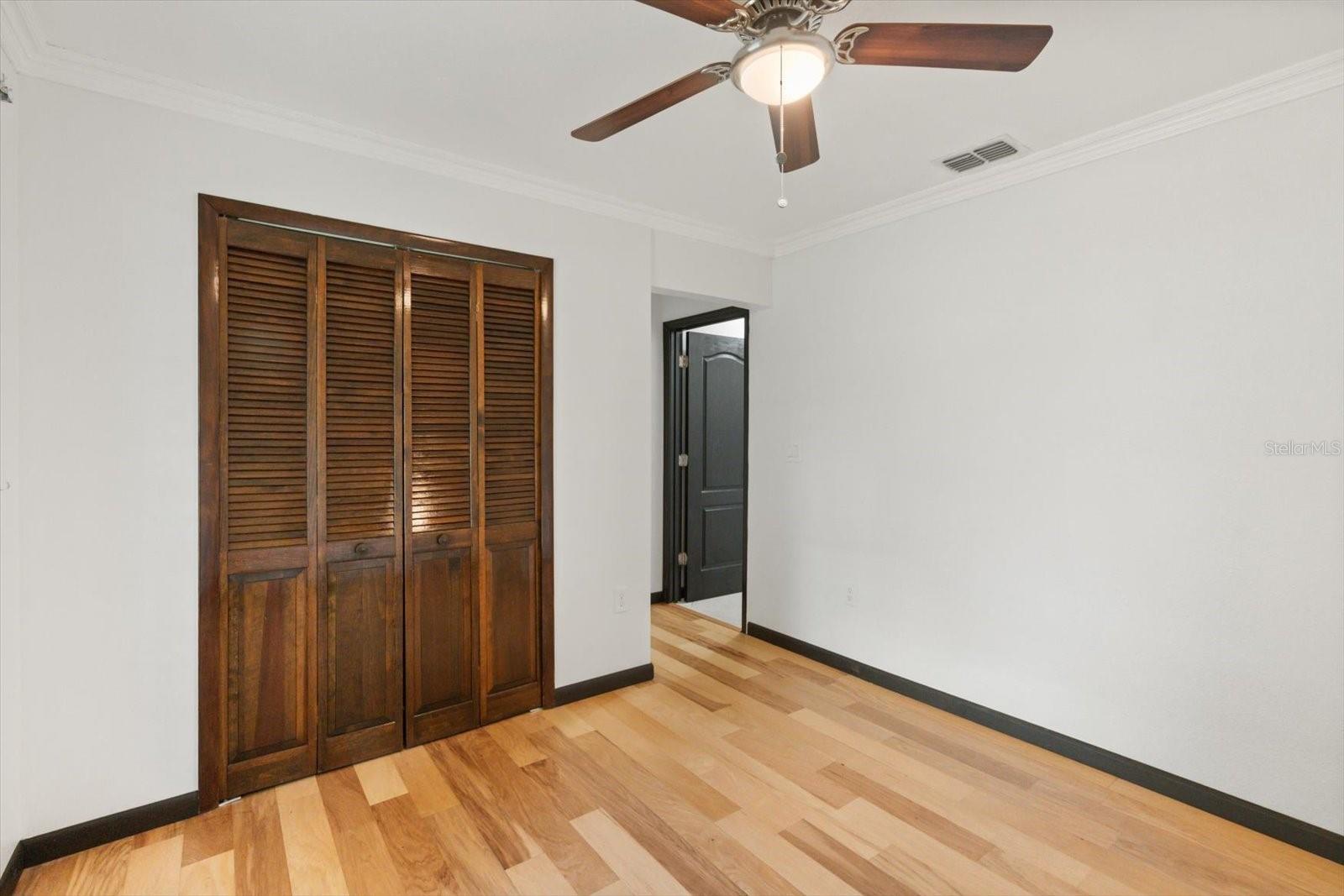 Image 8 of 51 For 4940 Caspian Court