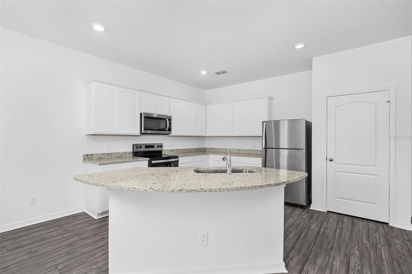 Image 4 of 33 For 460 Bay Leaf Drive