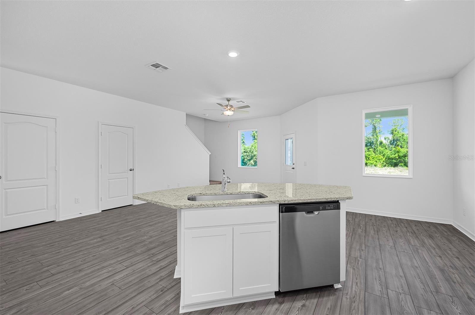 Image 6 of 33 For 460 Bay Leaf Drive
