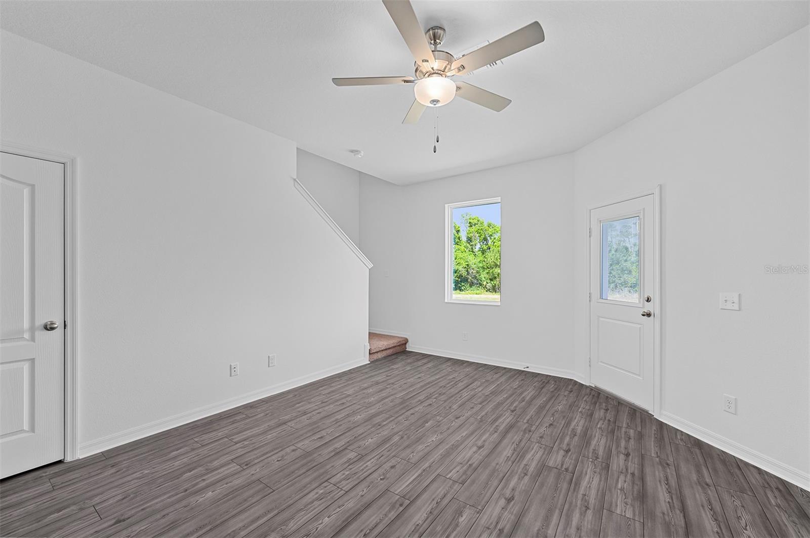 Image 8 of 33 For 460 Bay Leaf Drive