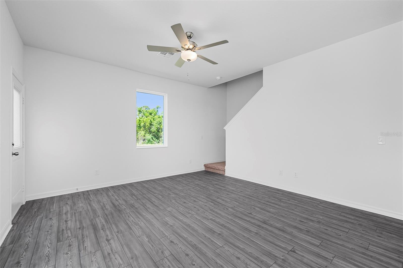 Image 5 of 37 For 575 Bay Leaf Drive