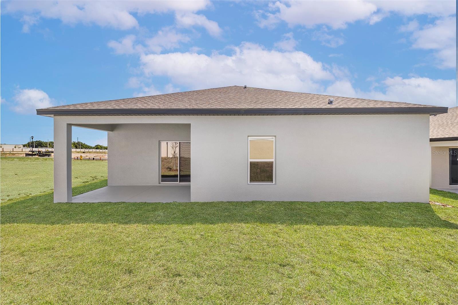 Listing photo id 1 for 1633 Nantucket Way