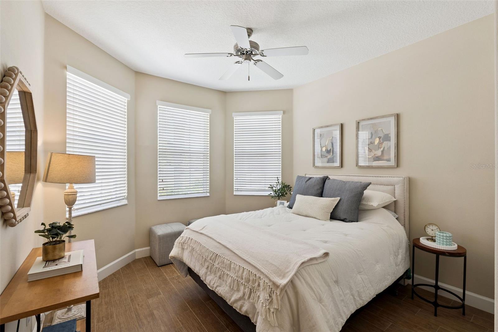 Image 22 of 68 For 14868 Cableshire Way