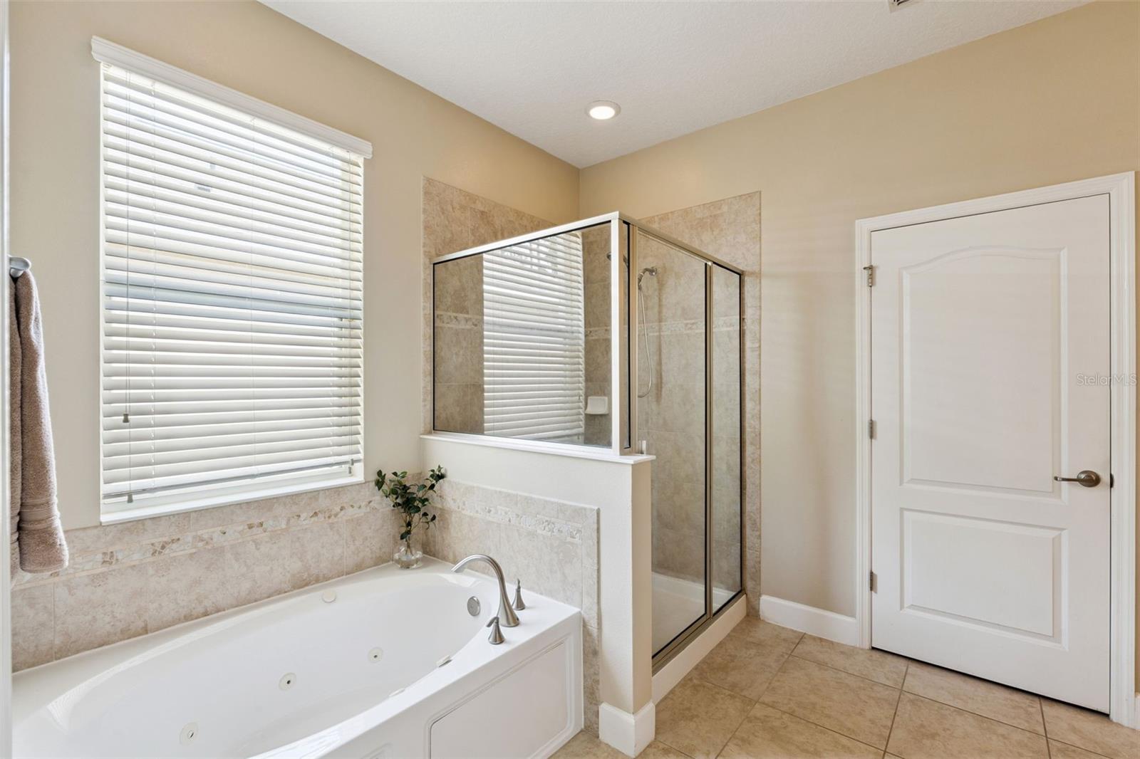 Image 23 of 68 For 14868 Cableshire Way