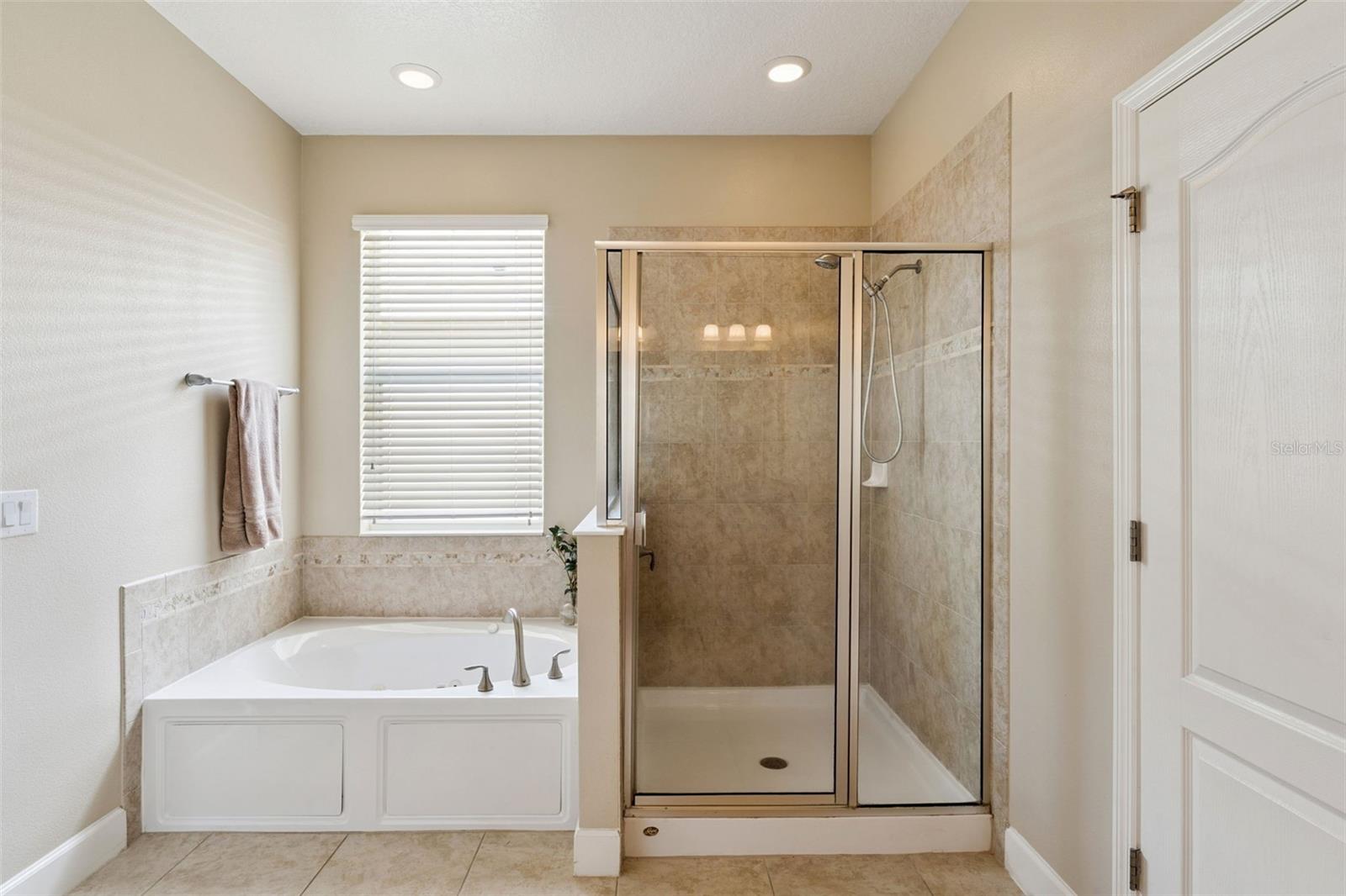 Image 26 of 68 For 14868 Cableshire Way