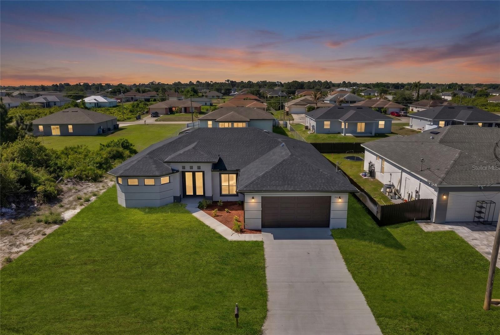Image 2 of 52 For 2915 23rd Street Sw