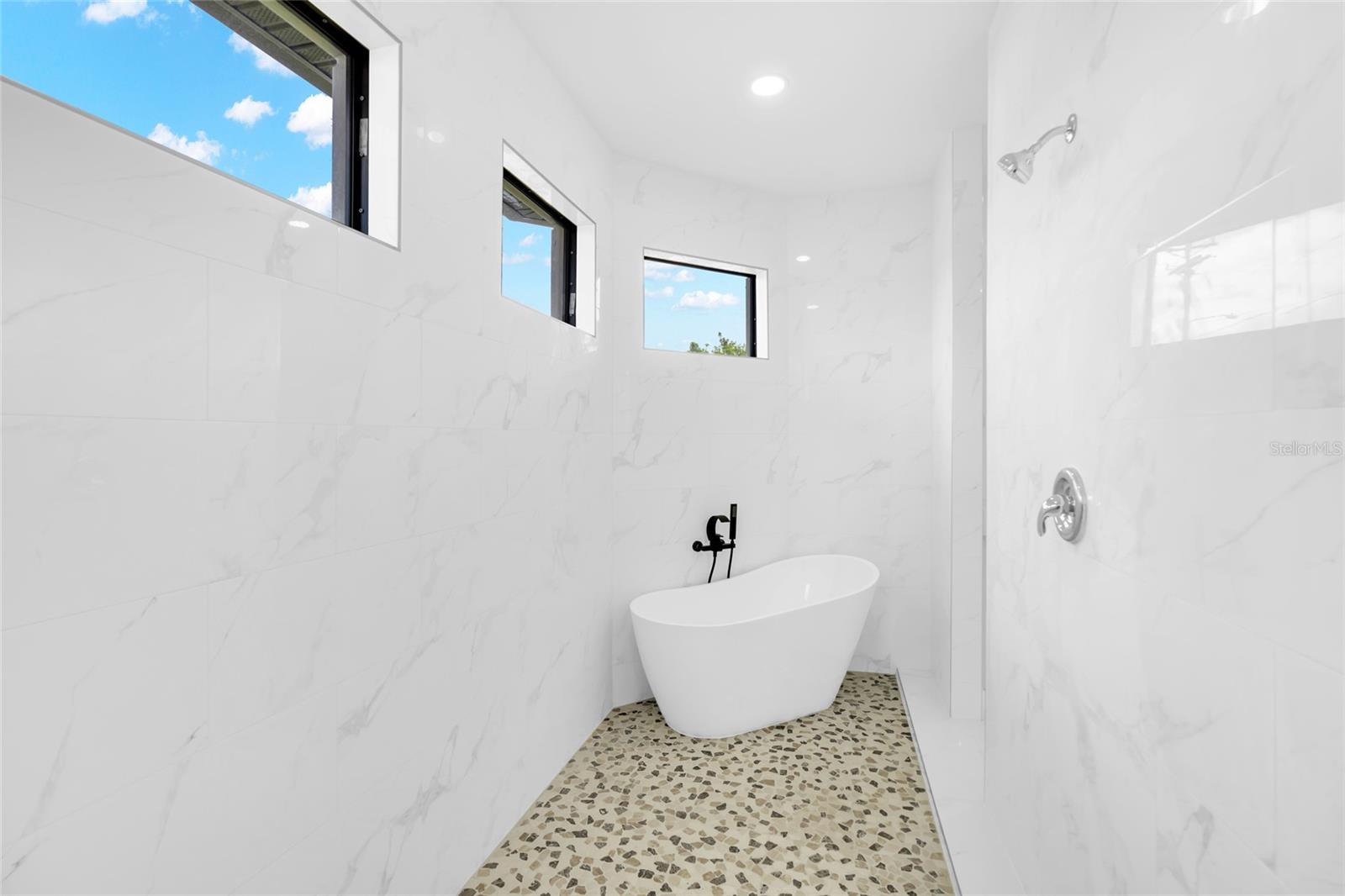 Image 5 of 52 For 2915 23rd Street Sw