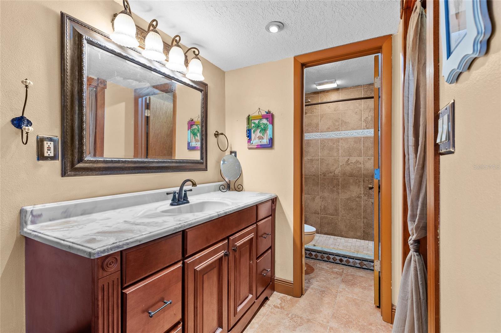 Image 13 of 40 For 4340 Aqua Vista Drive A