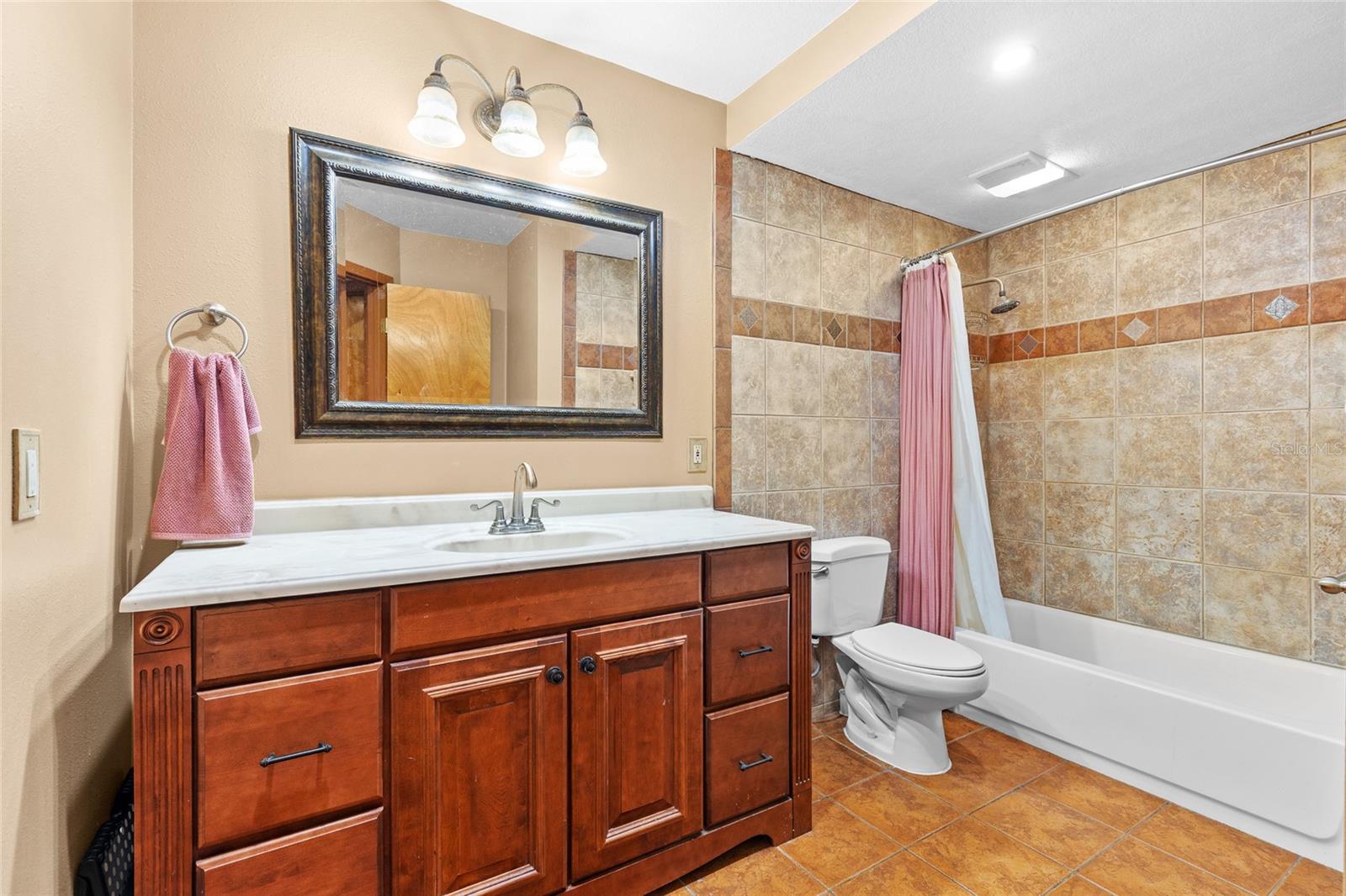 Image 16 of 40 For 4340 Aqua Vista Drive A