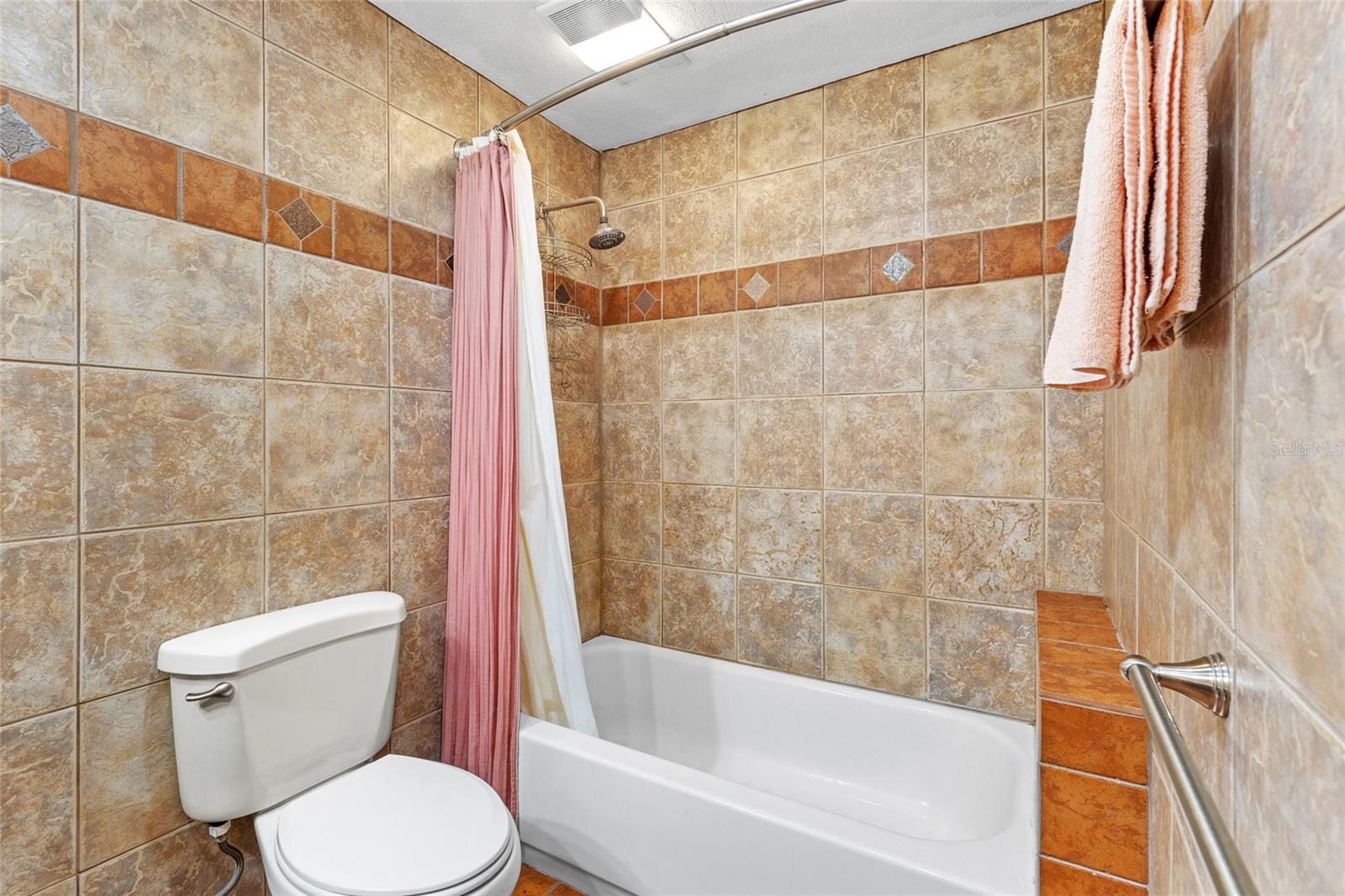 Image 19 of 40 For 4340 Aqua Vista Drive A
