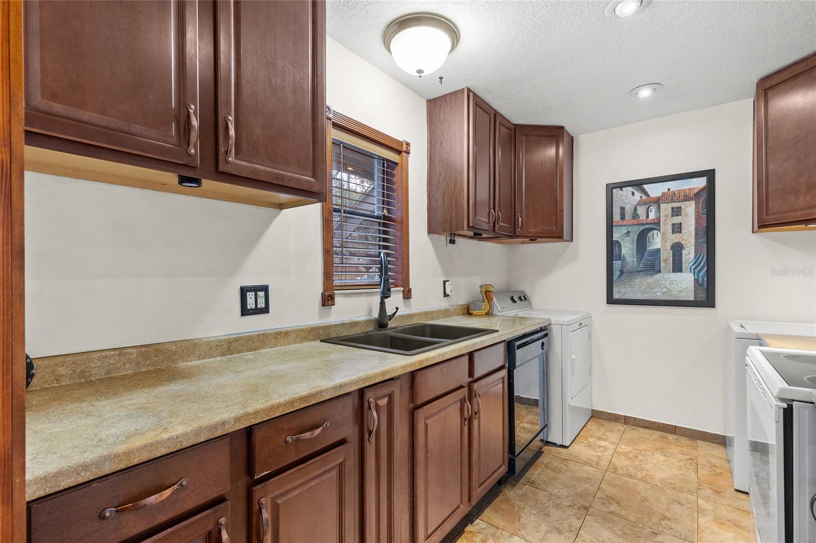 Image 4 of 40 For 4340 Aqua Vista Drive A