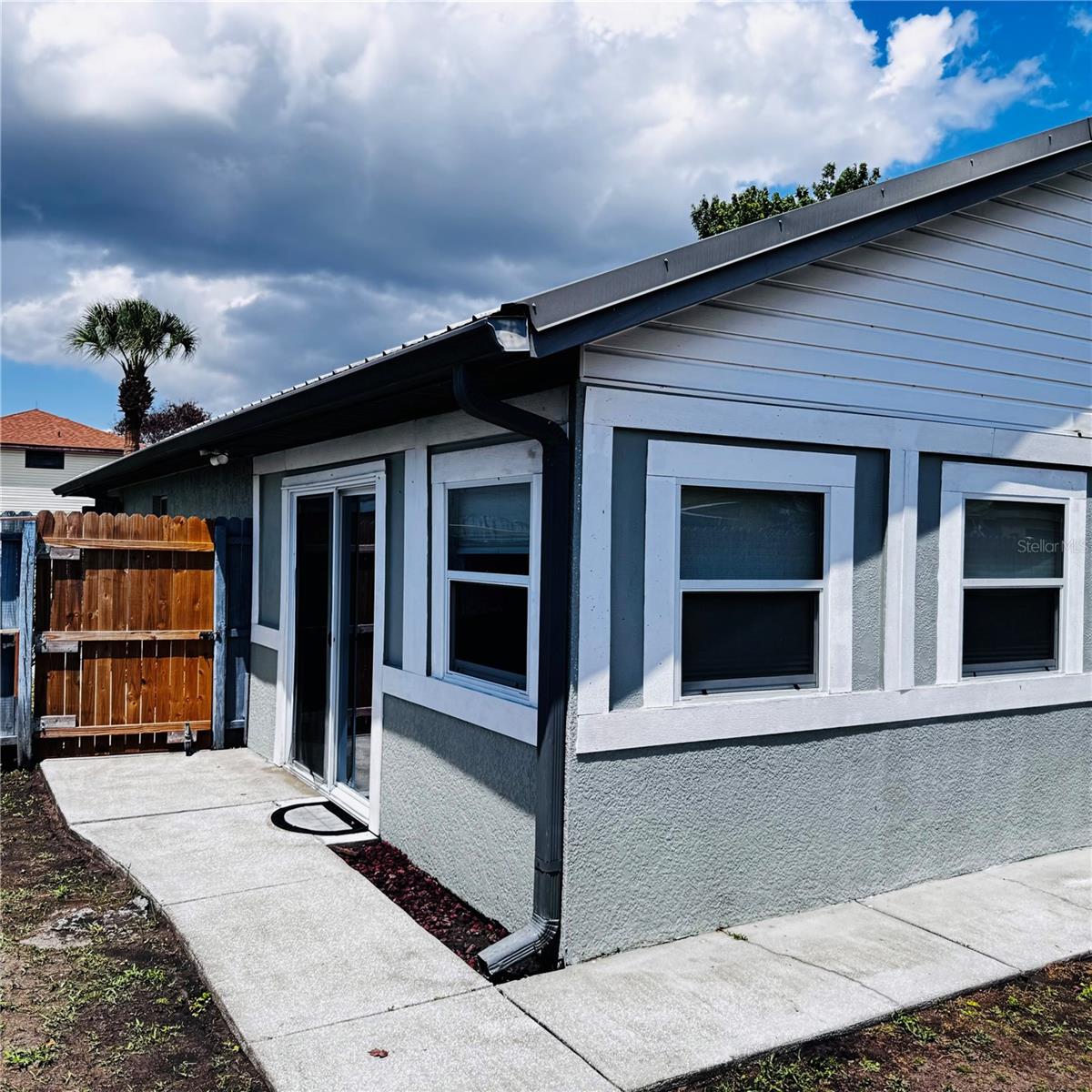 Image 34 of 39 For 206 Hollywood Court N