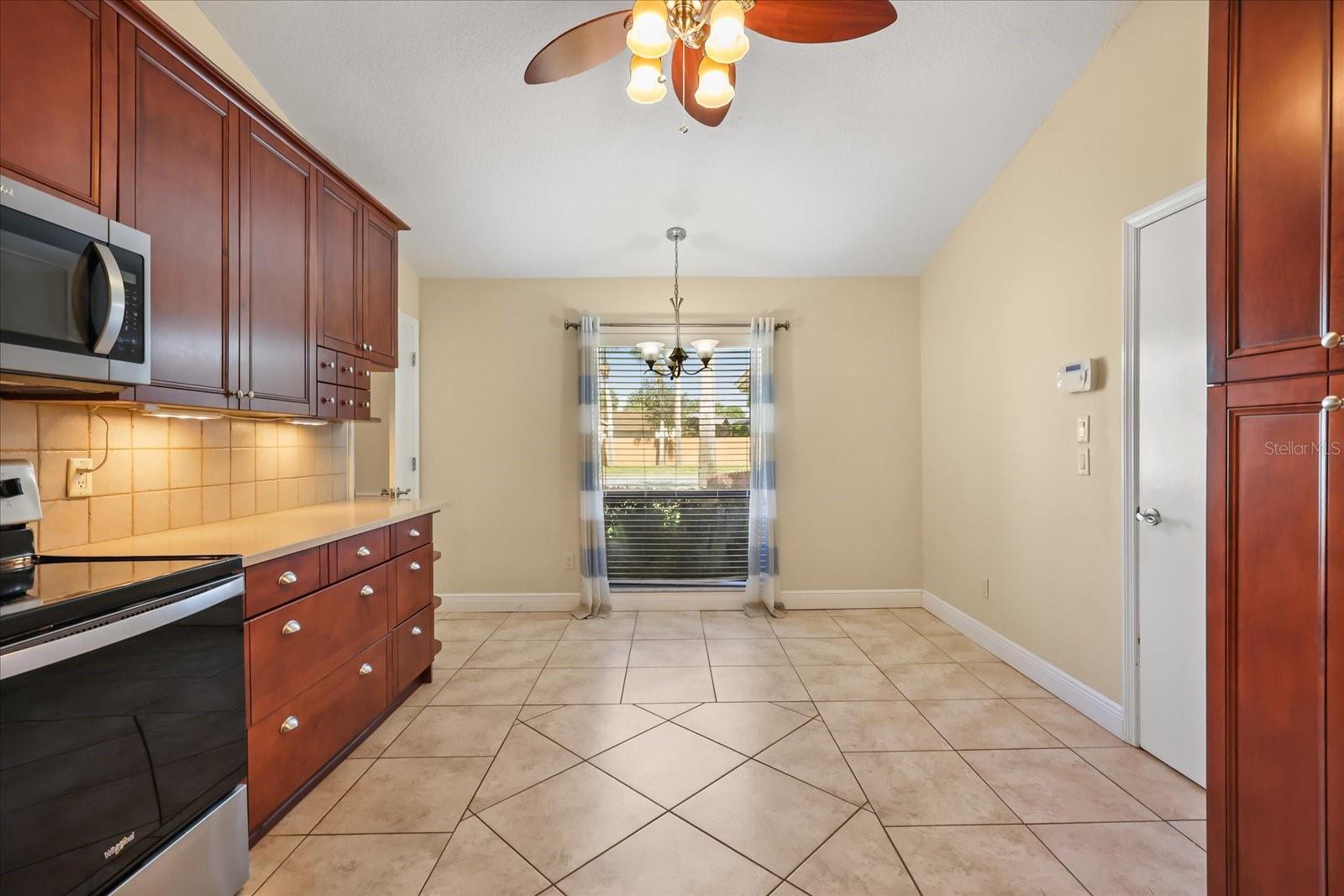 Image 8 of 40 For 478 Sabal Trail Circle