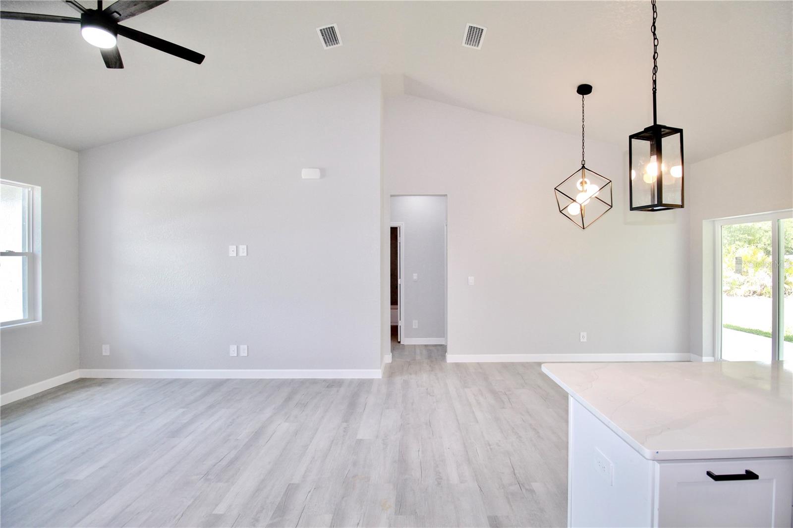 Image 7 of 37 For 4608 Cortez Boulevard