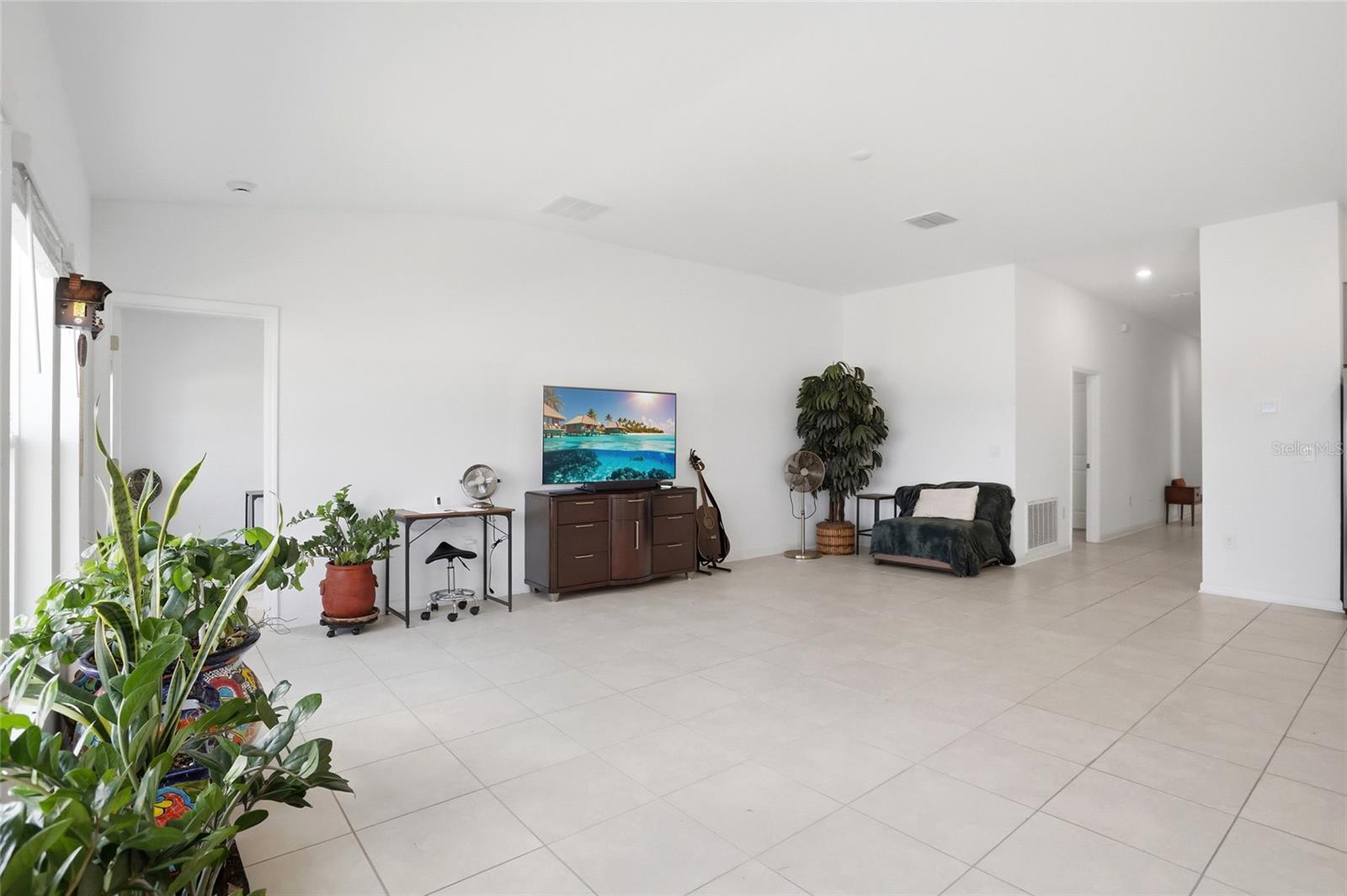 Image 9 of 65 For 740 Trotters Drive