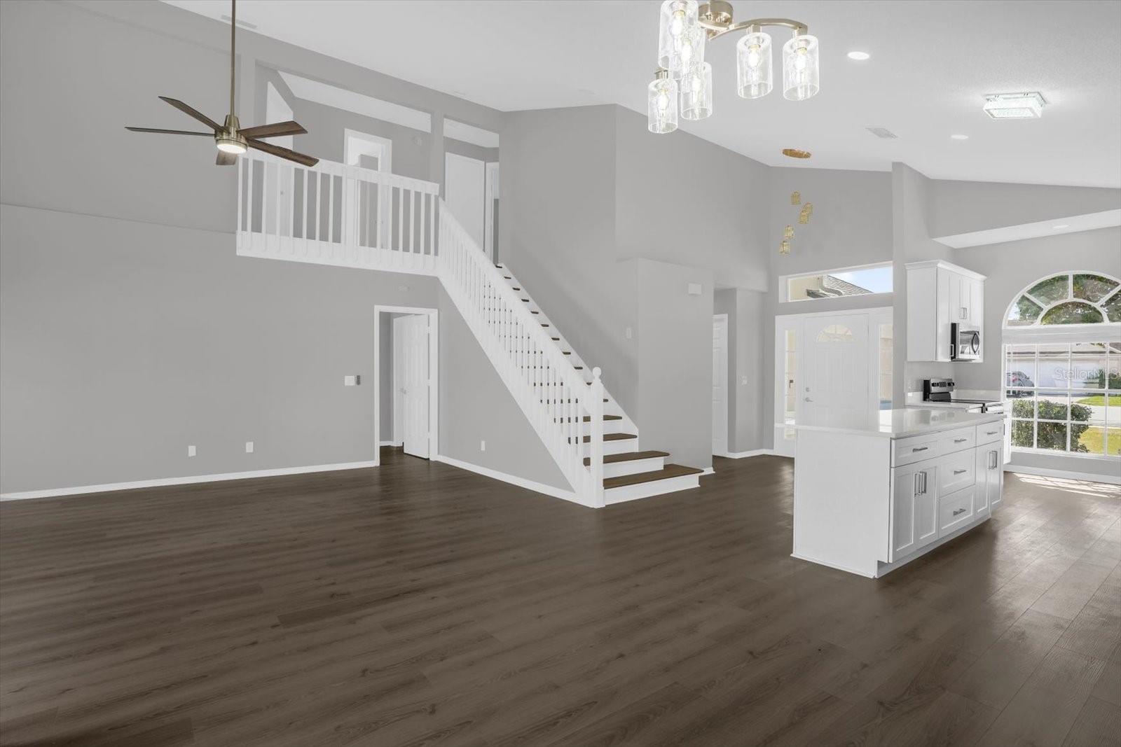 Image 4 of 27 For 595 Queensbridge Drive