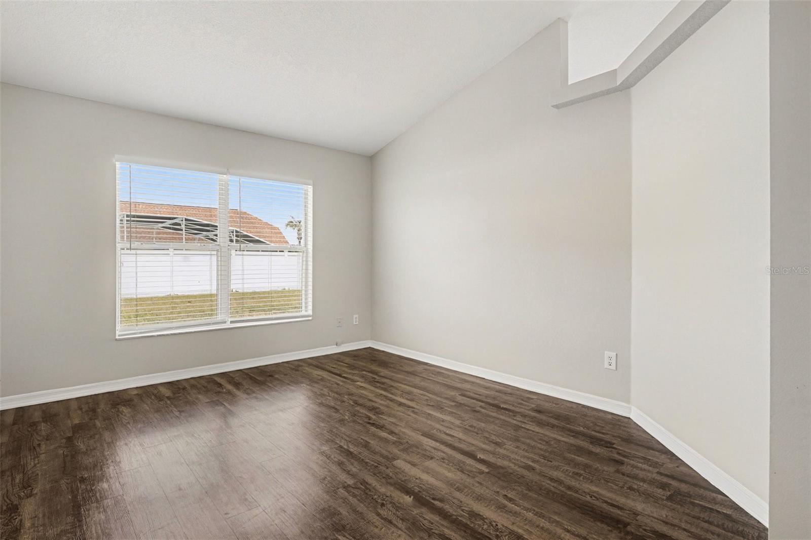 Image 11 of 15 For 5626 Loma Vista Court