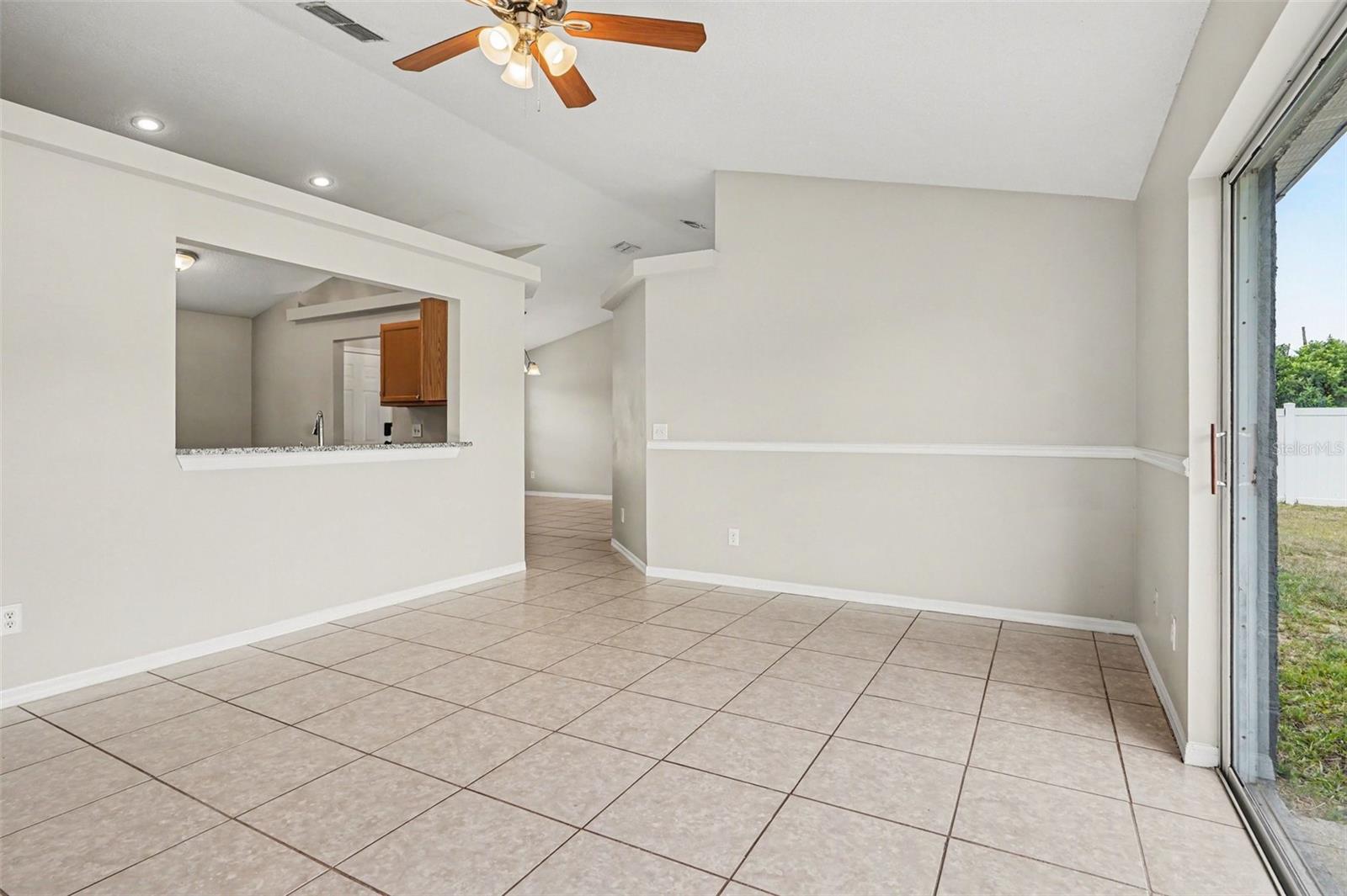 Image 5 of 15 For 5626 Loma Vista Court