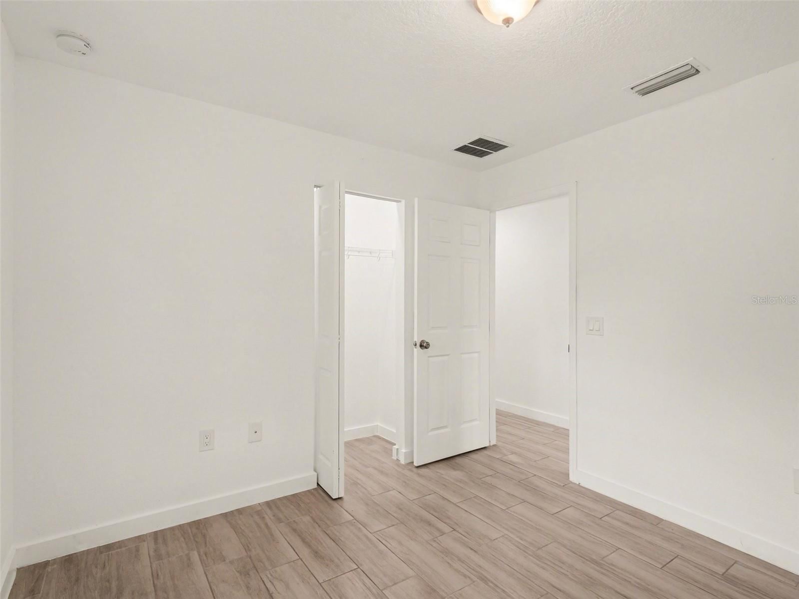 Image 11 of 18 For 810 21st Street E