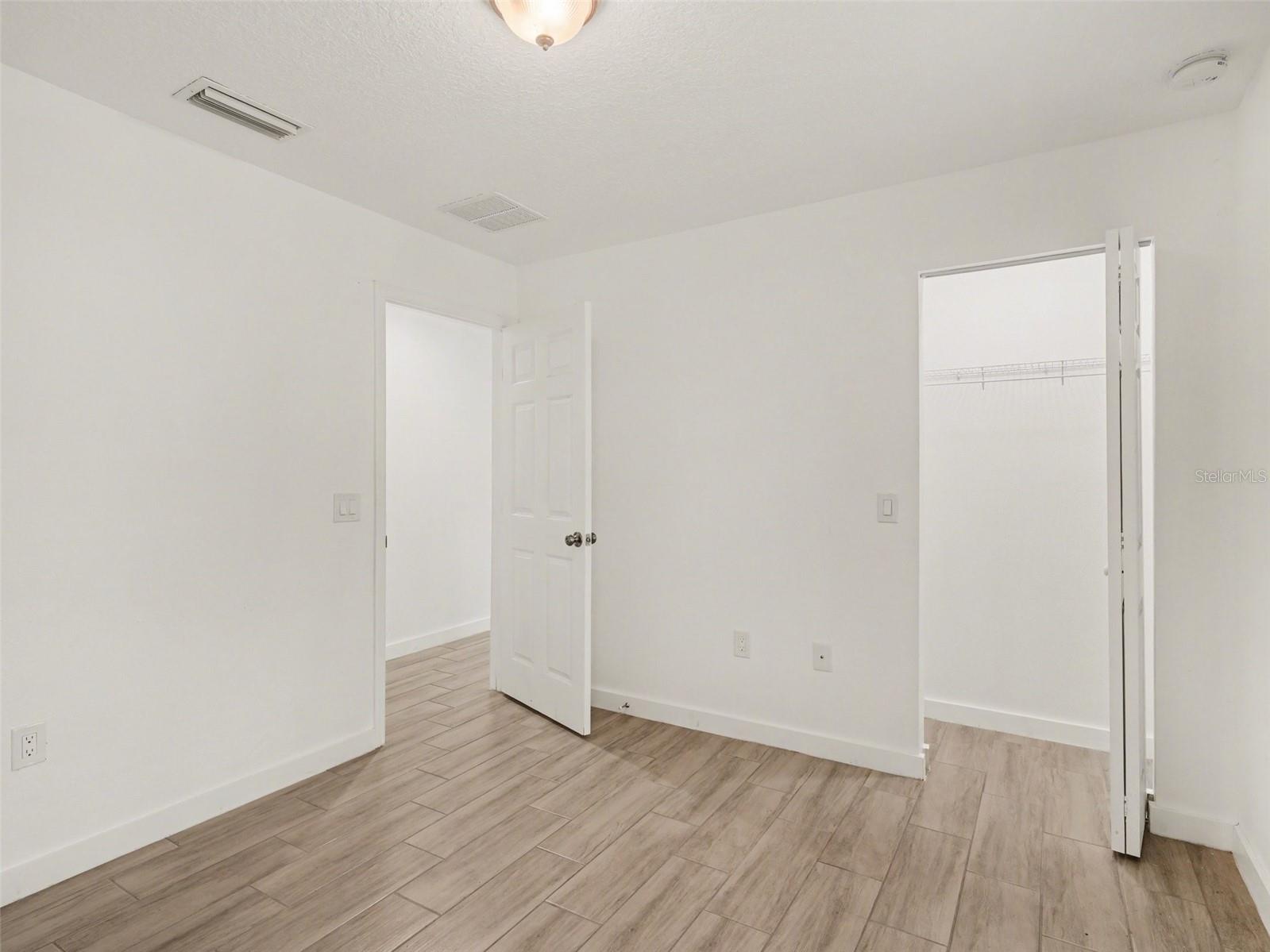 Image 13 of 18 For 810 21st Street E