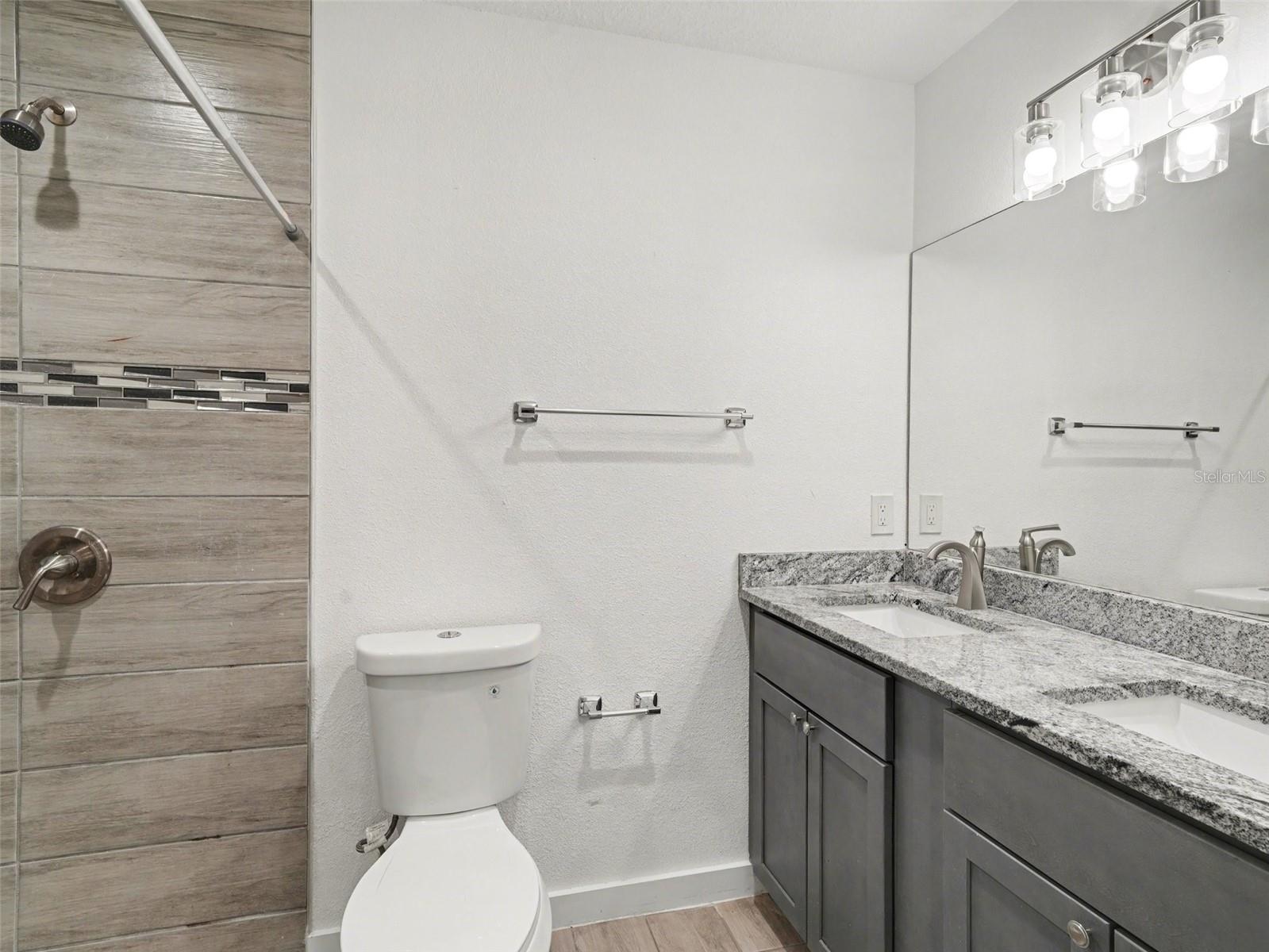 Image 15 of 18 For 810 21st Street E