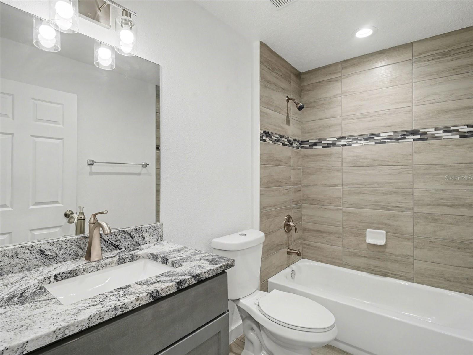 Image 16 of 18 For 810 21st Street E