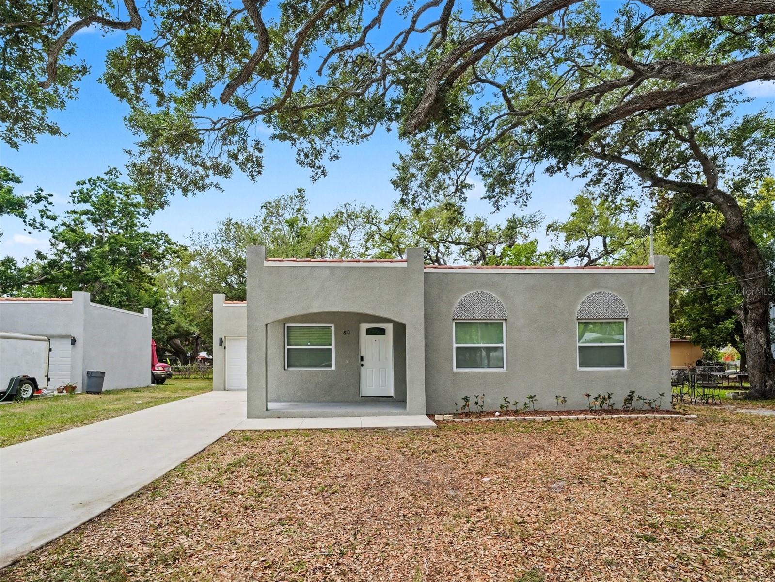 Image 3 of 18 For 810 21st Street E