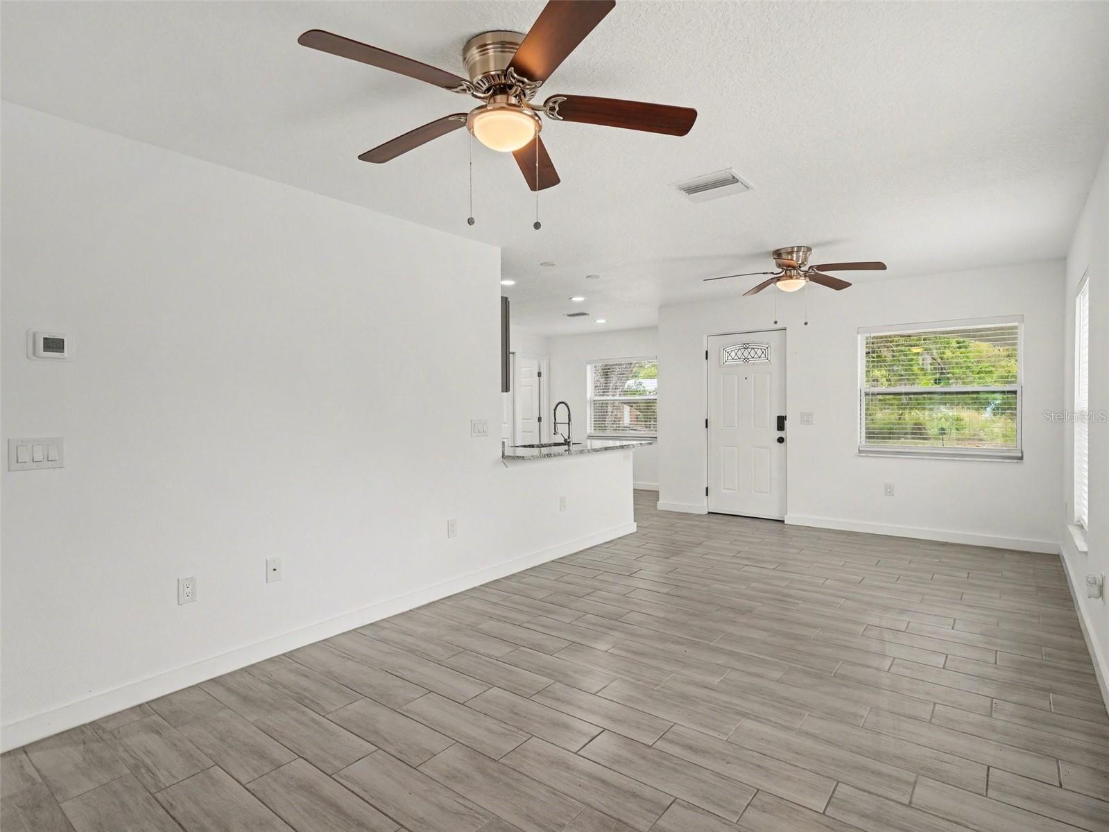 Image 5 of 18 For 810 21st Street E