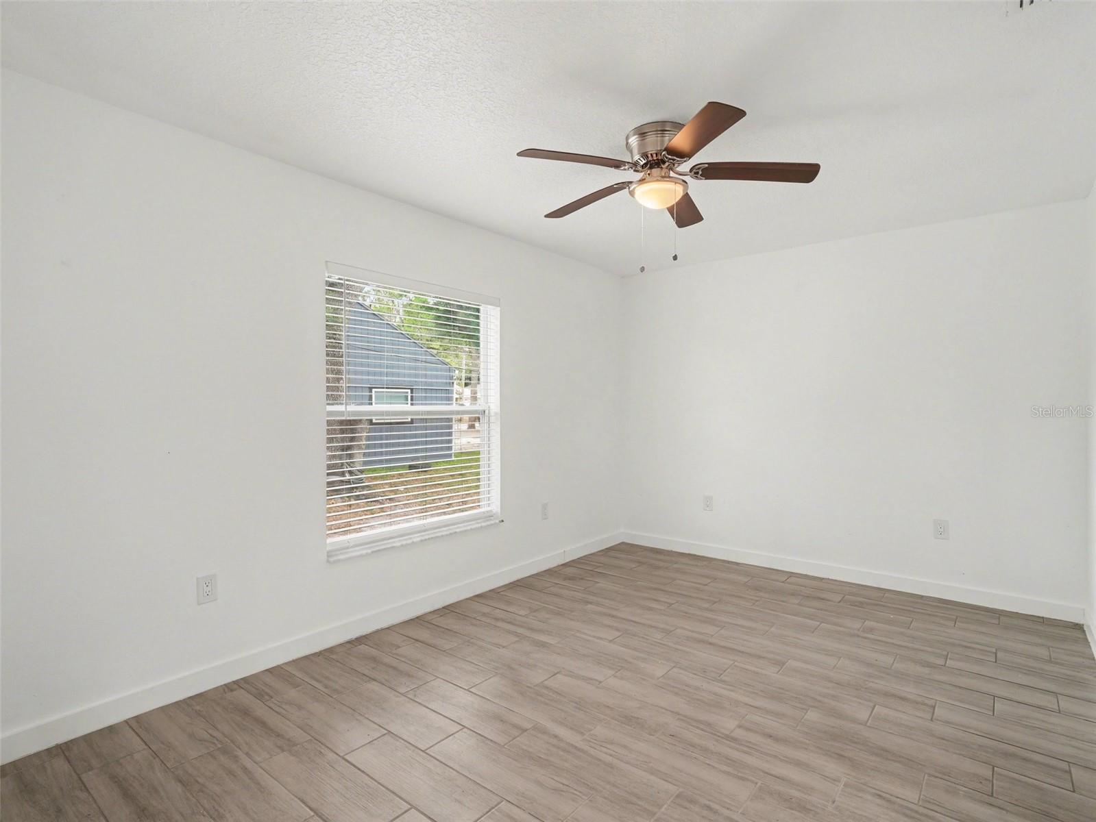 Image 8 of 18 For 810 21st Street E
