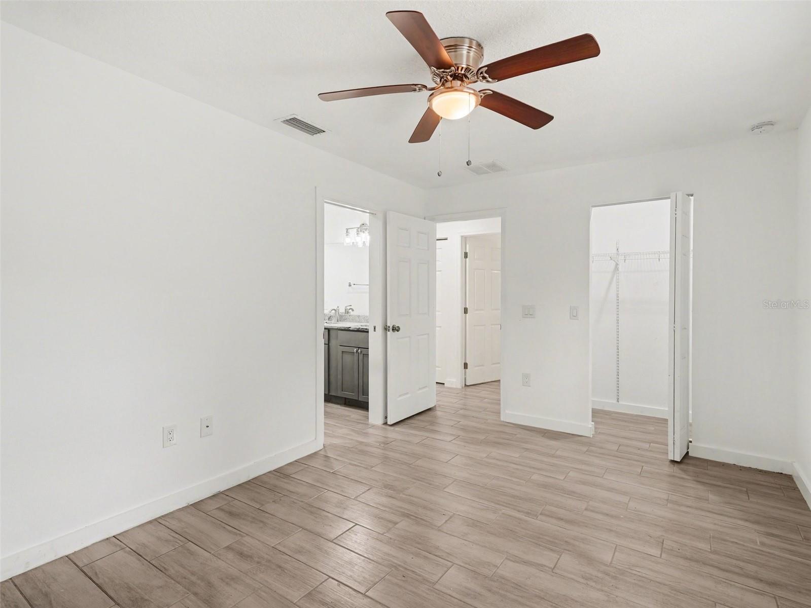 Image 9 of 18 For 810 21st Street E