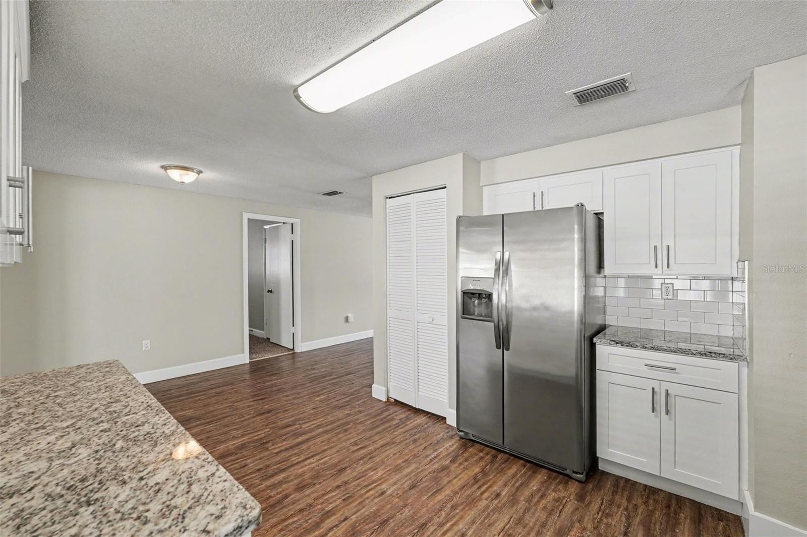 Image 11 of 25 For 1615 Seneca Avenue