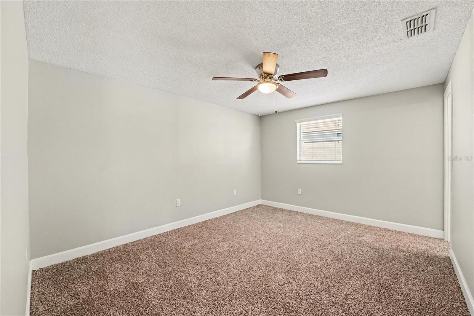 Image 12 of 25 For 1615 Seneca Avenue