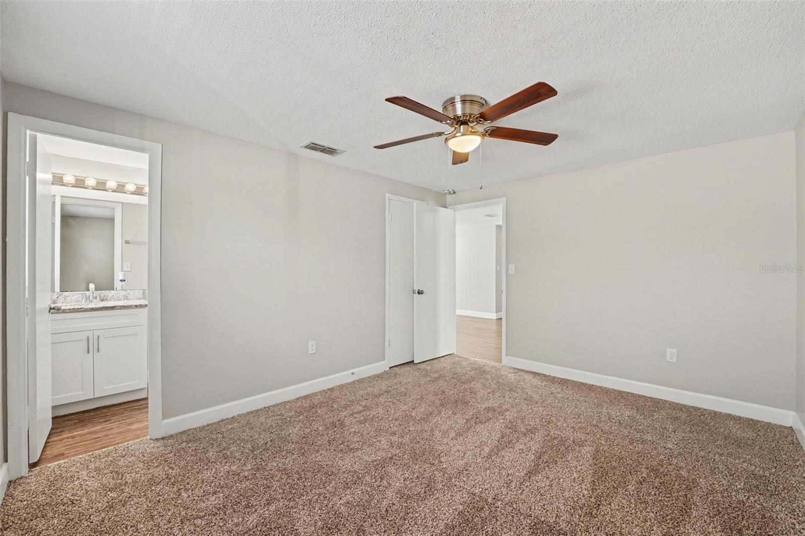 Image 13 of 25 For 1615 Seneca Avenue