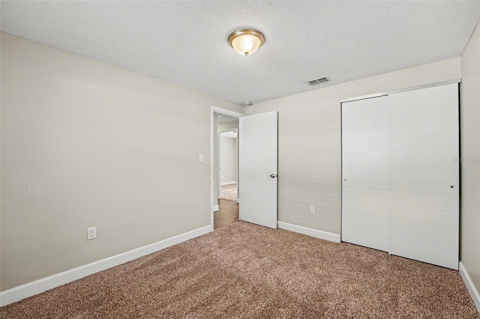 Image 16 of 25 For 1615 Seneca Avenue
