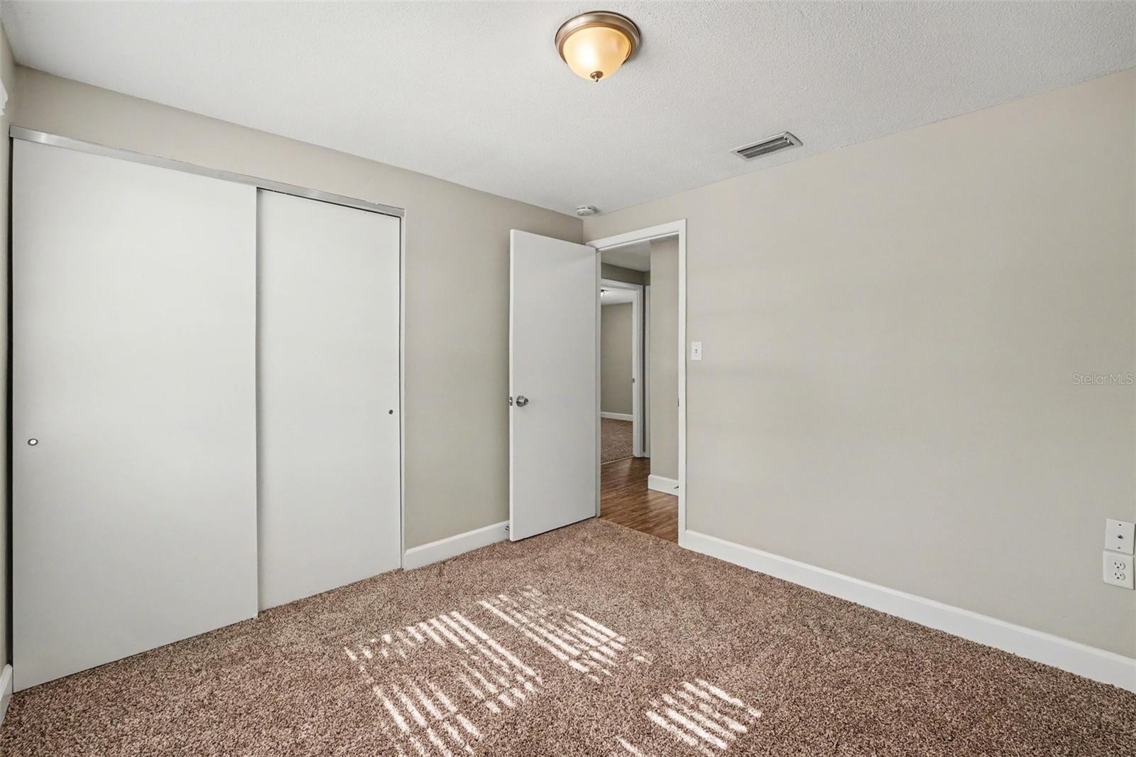 Image 18 of 25 For 1615 Seneca Avenue