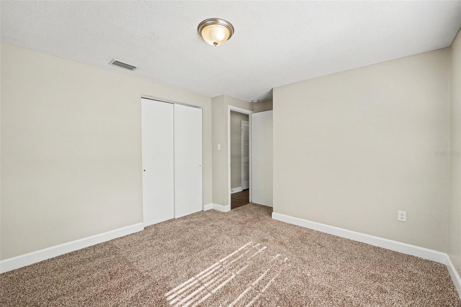 Image 20 of 25 For 1615 Seneca Avenue