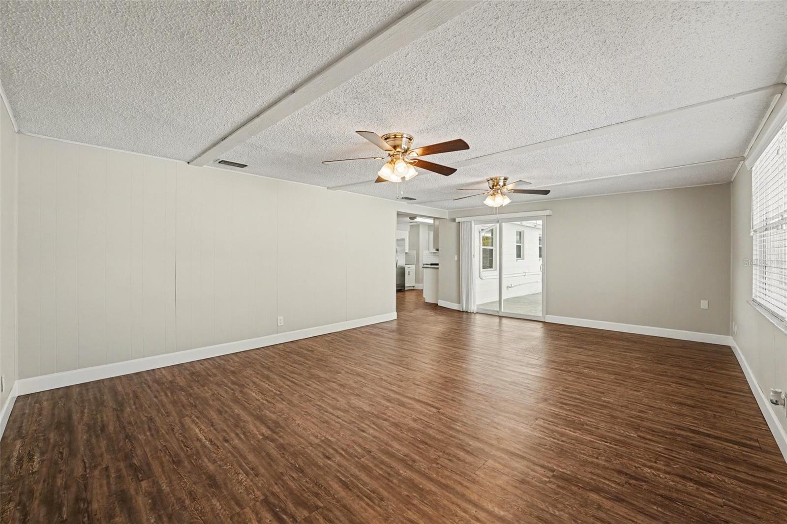 Image 8 of 25 For 1615 Seneca Avenue