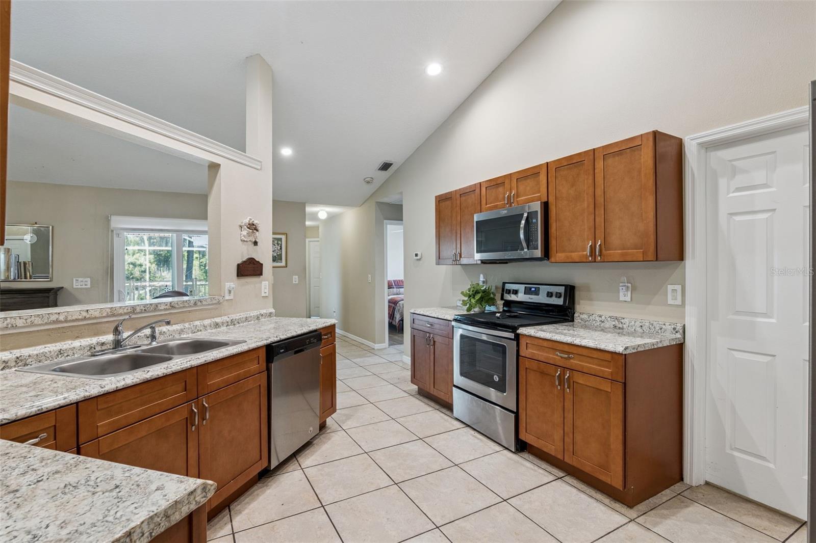 Image 18 of 44 For 35401 Willow Circle