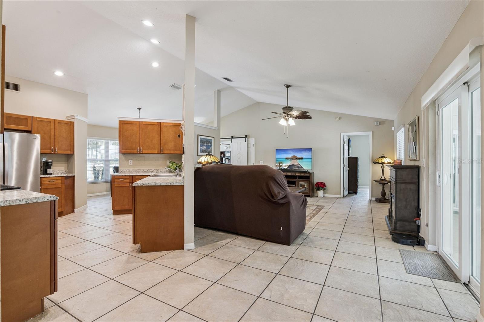 Image 22 of 44 For 35401 Willow Circle