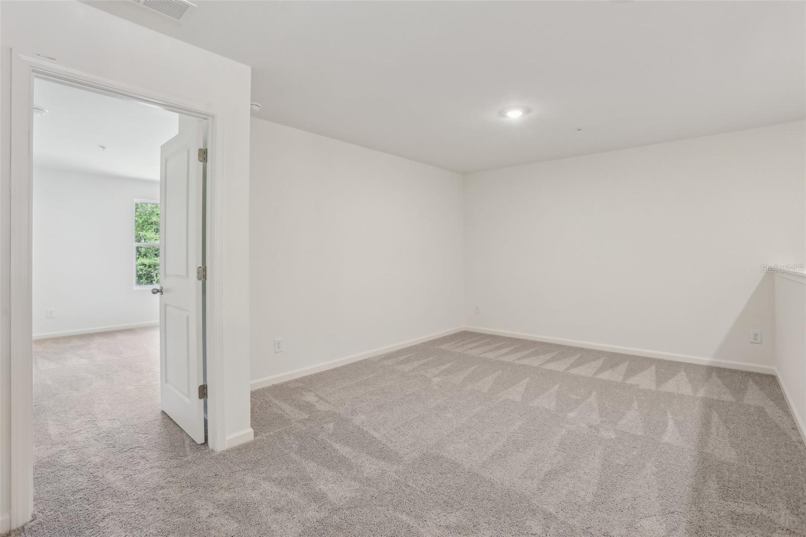 Image 16 of 24 For 2583 Grey Hawk Dr